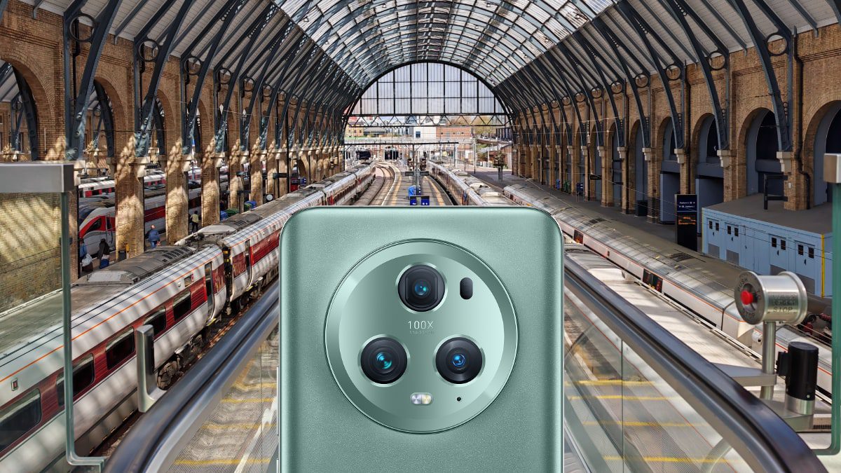 Honor Magic 5 Pro at King's Cross station